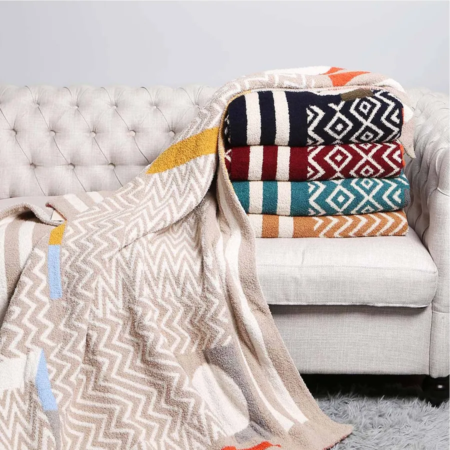 Geometric Patterned Throw Blanket — wholesale Home & Décor by the case