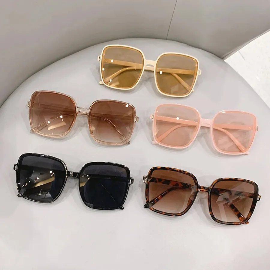 Vintage Oversized Square Sunglasses For Women's- Assorted — wholesale Apparel & Accessories by the case