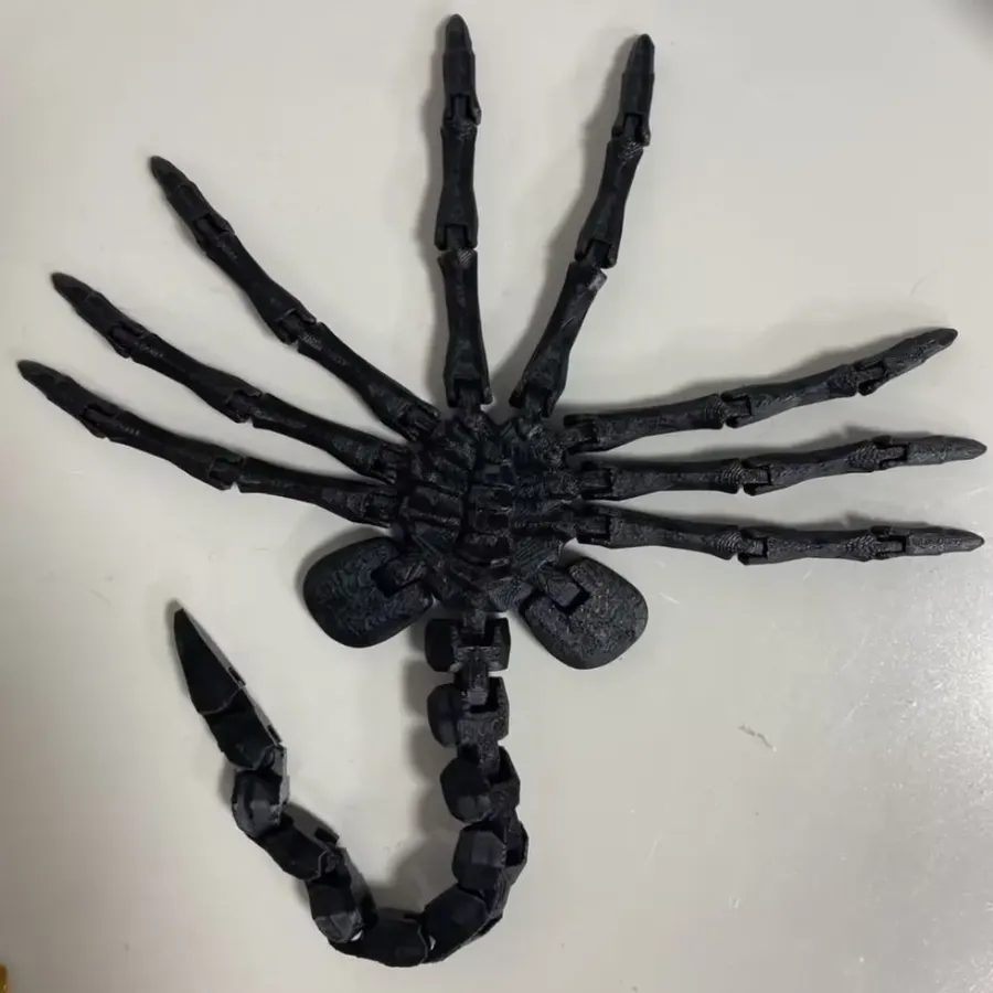 Articulated Alien Facehugger Toy – Flexible Display — wholesale Toys & Games by the case