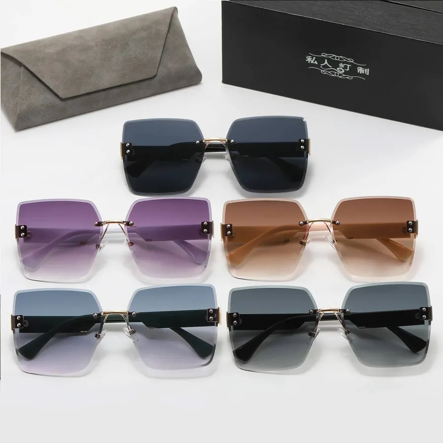 Fashionable Square Unisex Sunglasses - Assorted — wholesale Apparel & Accessories by the case