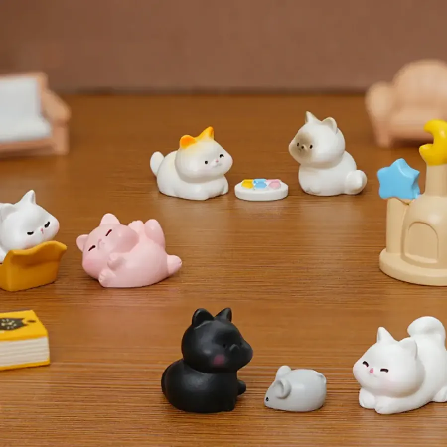 Assorted Cute Lean Kitten Décor — wholesale Home & Décor by the case