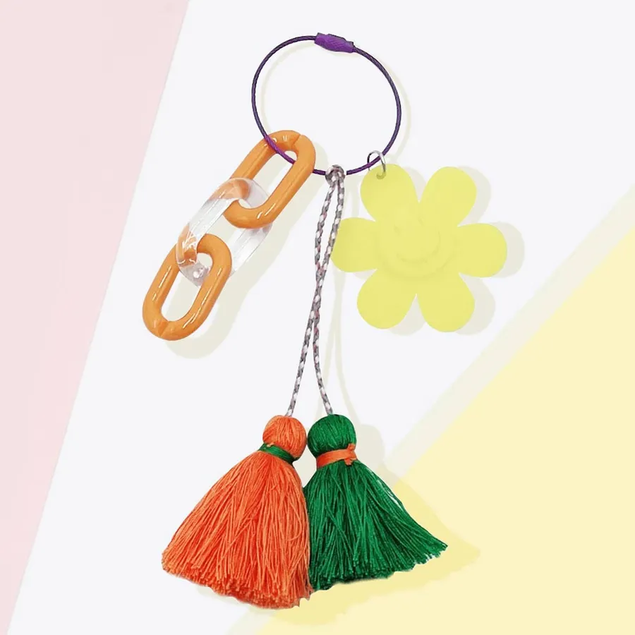 Happy Face Flower Chunky Bag Keychain In Bulk — wholesale Keychains & Charms by the case
