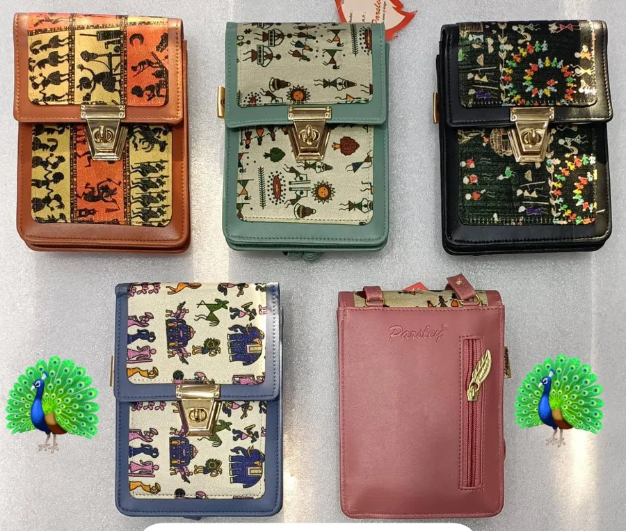 Fashion Women's Short Folding Wallet wit Keeraft Home Gifts — wholesale Bags & Backpacks by the case